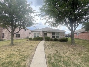 Building Photo - 1616 Logan Dr