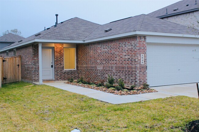 Foto del edificio - 1646 Gardenia Grv Ln