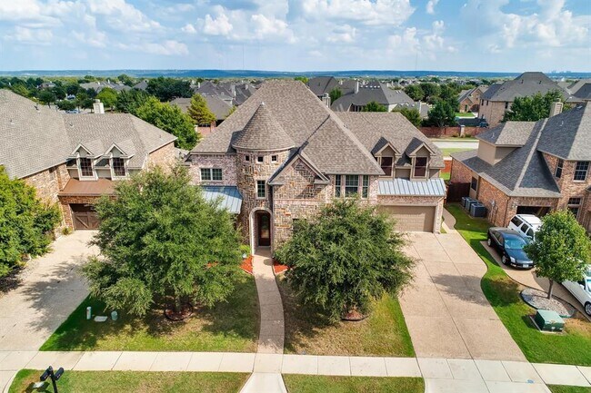 Building Photo - 2707 Waterfront Dr