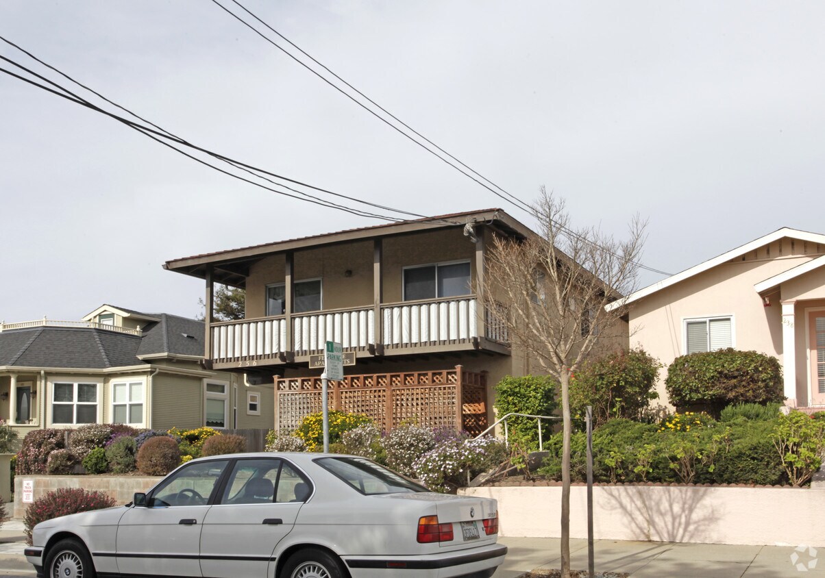 Building Photo - Ferrante Apartments