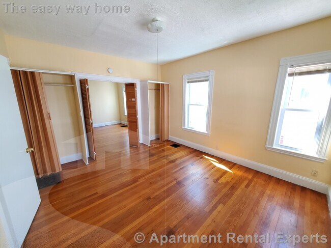 Building Photo - 32 Claremon St