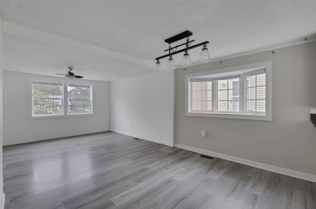 Building Photo - "Charming 2-Bed Retreat with Fireplace on ...