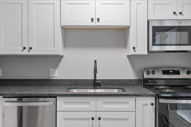 Photo - 400 Gallery Ln Townhome