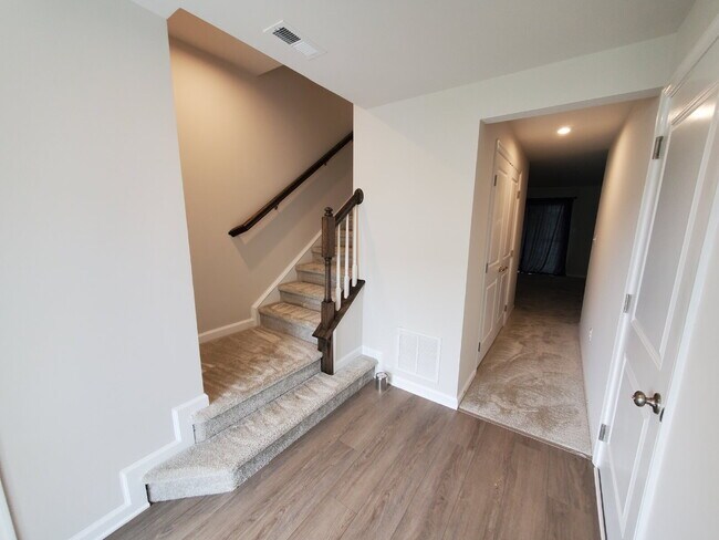 Foto del edificio - Beautiful 3-Bedroom Townhouse in Swedesboro, NJ - Modern Living with 2.5 Baths and 2,307 Sq Ft!