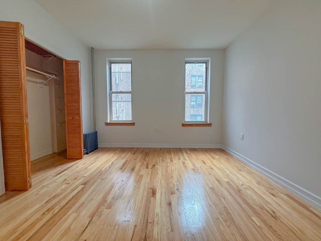 Primary Photo - 707 W 171st St