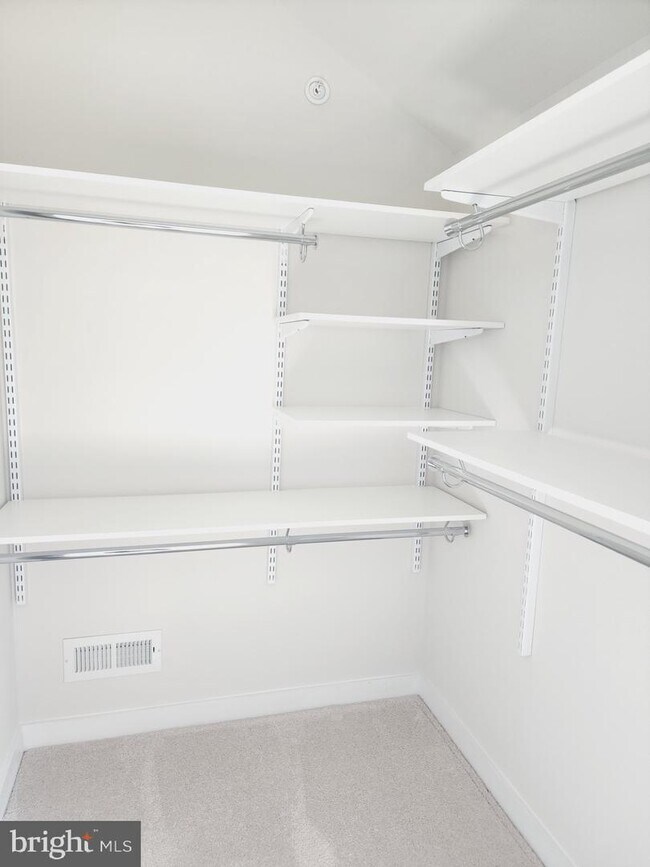 Building Photo - 77 Tamarack Cir