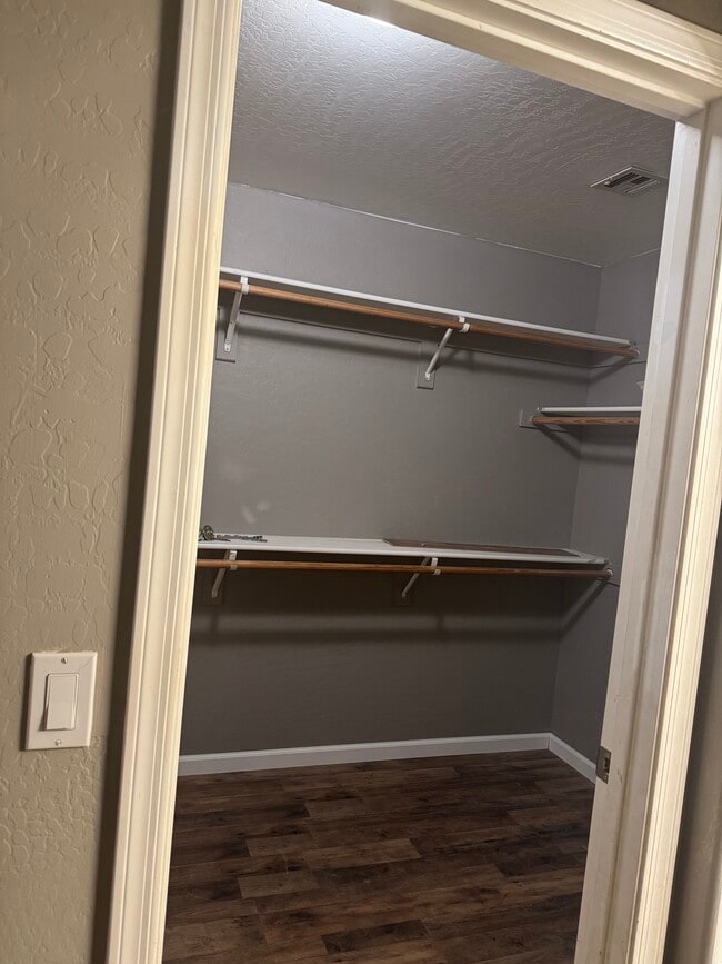 Building Photo - 3046 W Grenadine Rd