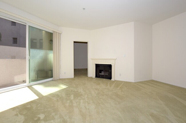 Building Photo - 620 S Gramercy Pl