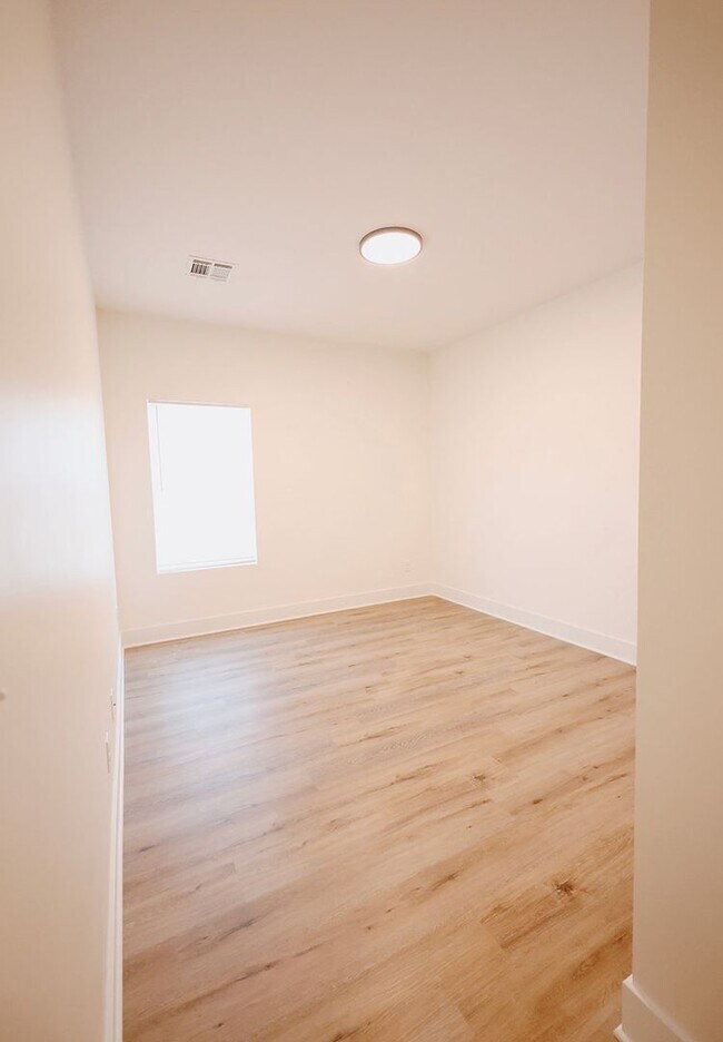 Building Photo - 516 Briarbrook Ln