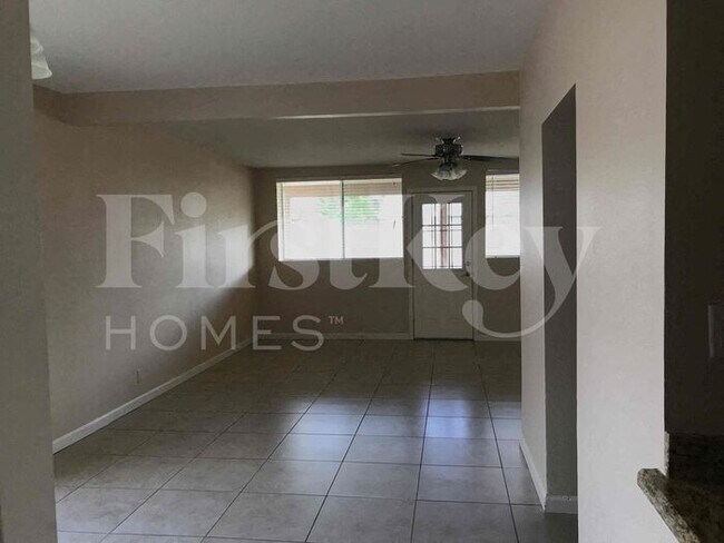 Foto del edificio - 6651 N 20th Ave