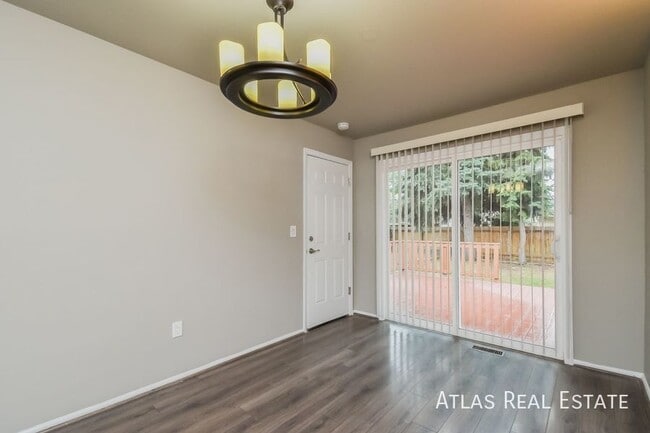 Building Photo - 5509 Escondido Dr