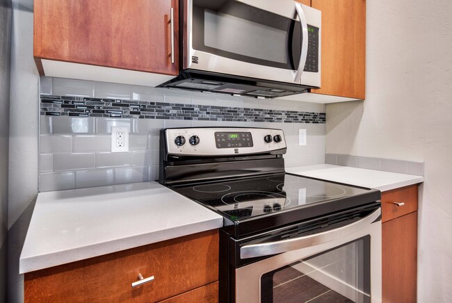 Foto del edificio - 827 E Riverside Dr
