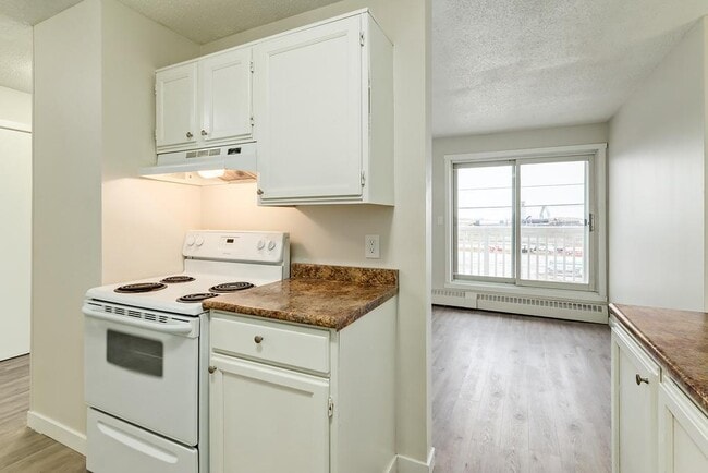 Building Photo - Matichuk