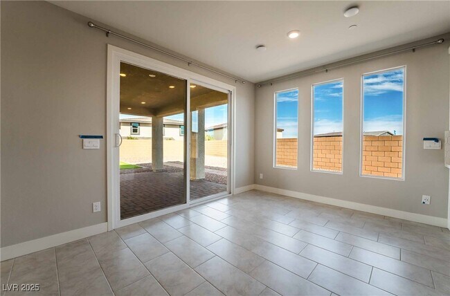Foto del edificio - 410 Spring Dove Ave