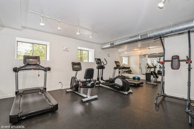 Building Photo - 4537 S Drexel Blvd