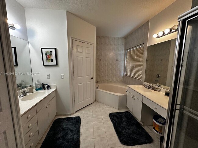 Building Photo - 4444 NW 109th Psge