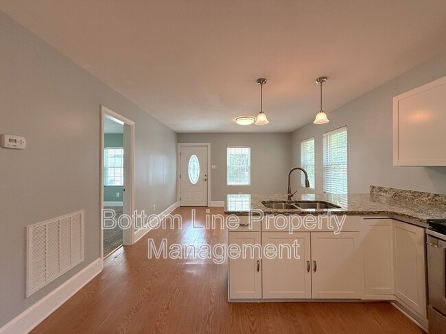 Foto del edificio - 1215 Milton Ave