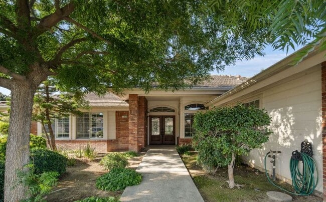 Building Photo - 13019 Queen Palm Ct