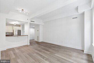 Building Photo - 1500 Chestnut St