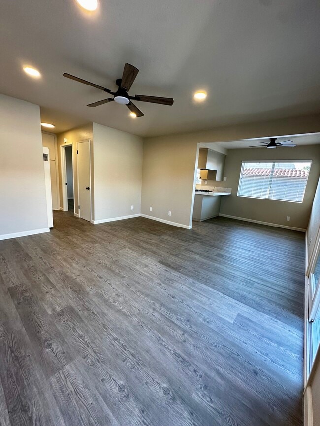 Building Photo - 16752 Lynn Ln