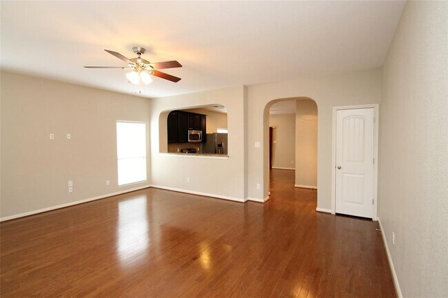 Building Photo - 2324 Independence Dr