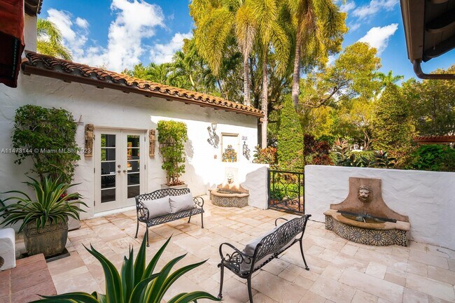 Building Photo - 2616 Granada Blvd