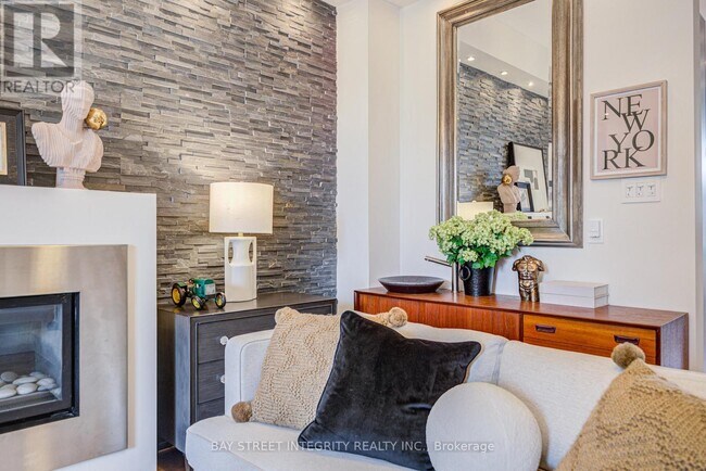 Photo du bâtiment - 17 Frankdale Ave