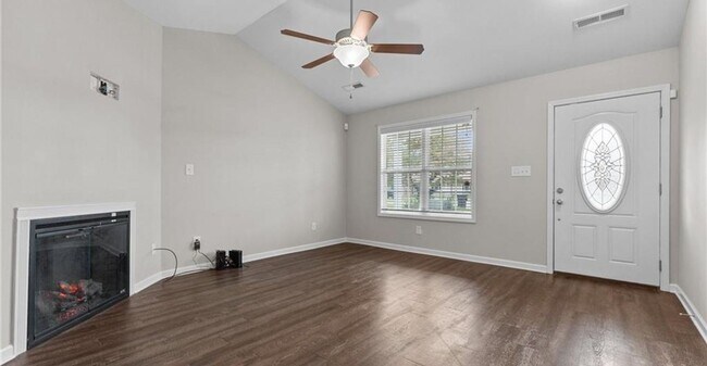 Foto del edificio - 1595 Rossmore Dr