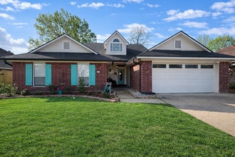 Building Photo - 5912 Clearview Cir