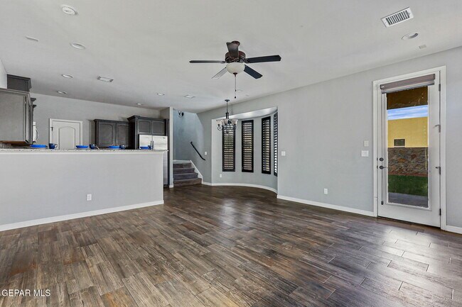 Foto del edificio - 2132 Honour Point Pl