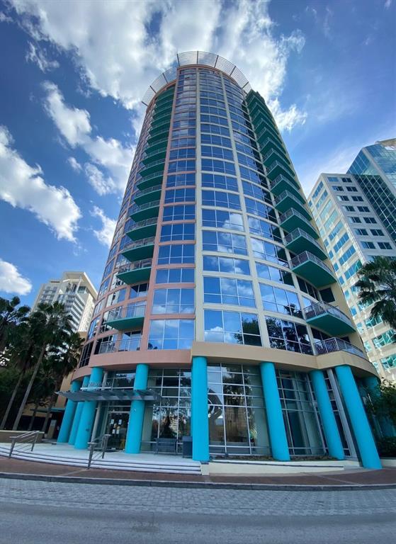 Foto del edificio - 322 E Central Blvd
