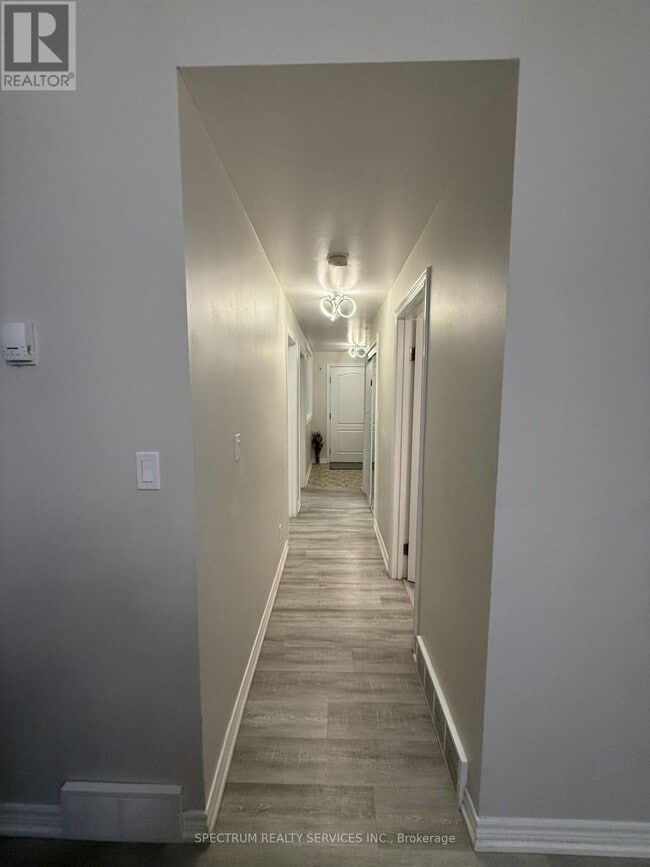 Photo du bâtiment - 6350 Dorchester Rd