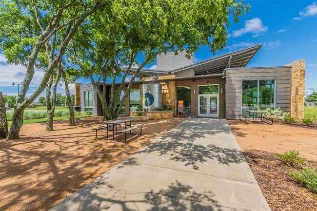Foto del edificio - 7025 Trailhead St