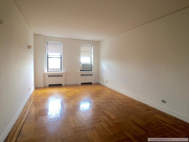 Building Photo - 116 Seaman Ave
