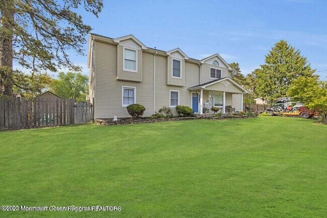 Building Photo - 1305 8th Ave