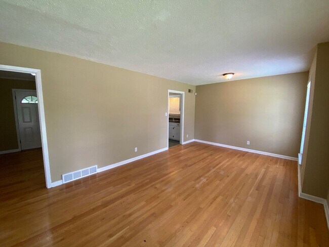 Foto del edificio - 632 Whitesboro Ave