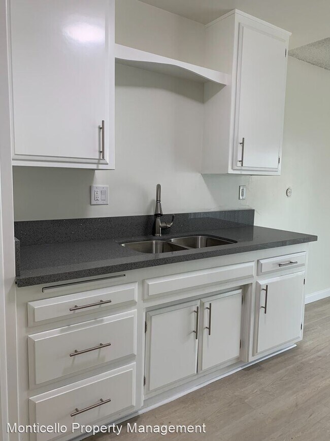 Foto del edificio - 2126 E Almont Ave