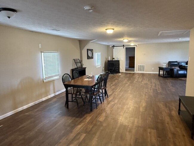 Building Photo - 11324 Rineyville Rd