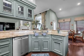 Building Photo - 192 Monterrey Rd W