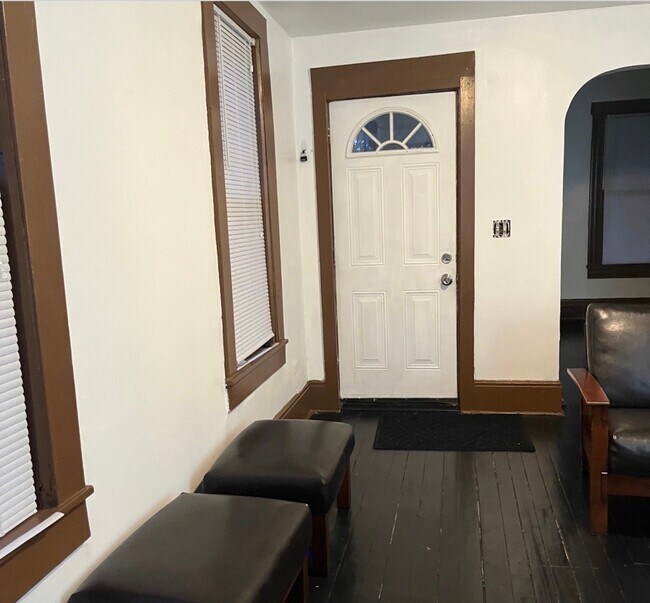Foto del edificio - 1264 E 59th St