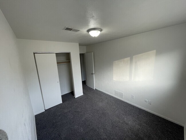 Building Photo - 8510 14th St Rock Island, IL