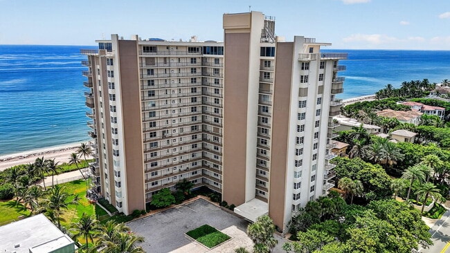 Building Photo - 1021 Hillsboro Mile