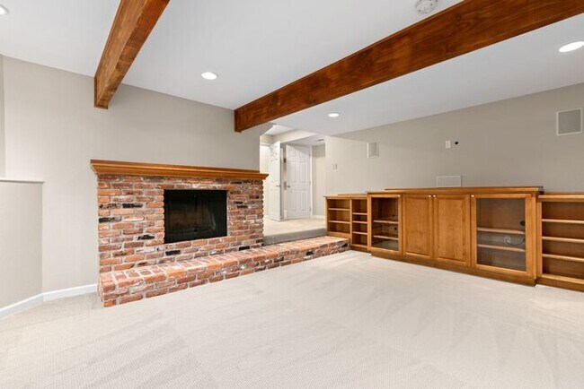 Foto del edificio - Air Conditioned Urban Retreat in Whispering Pines