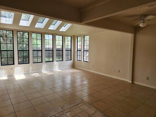 Foto del edificio - 22606 Powell House Ln