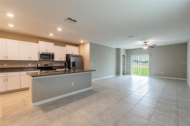 Foto del edificio - 15503 Peace River Pl
