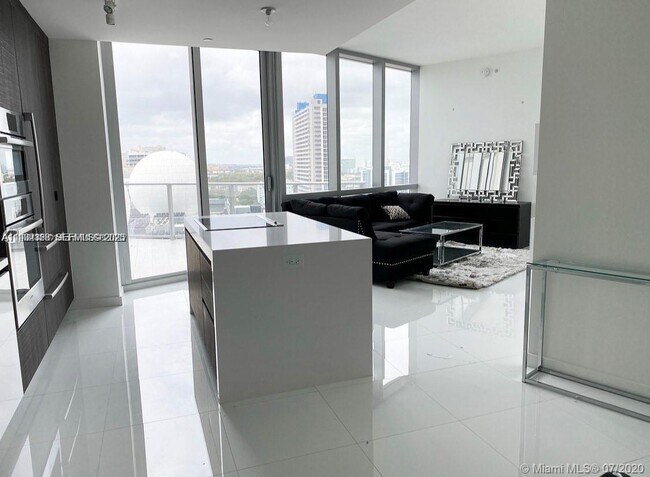 Foto del edificio - 851 NE 1st Ave