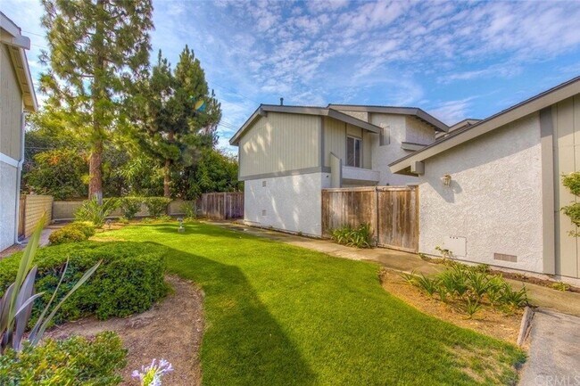 Foto del edificio - 1104 Tustin Pines Way