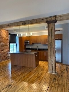Building Photo - 225 N 4th St