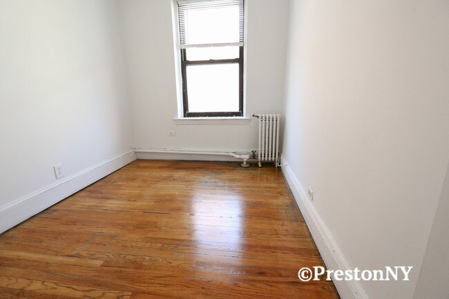 Foto del edificio - 206-210 E 26th St