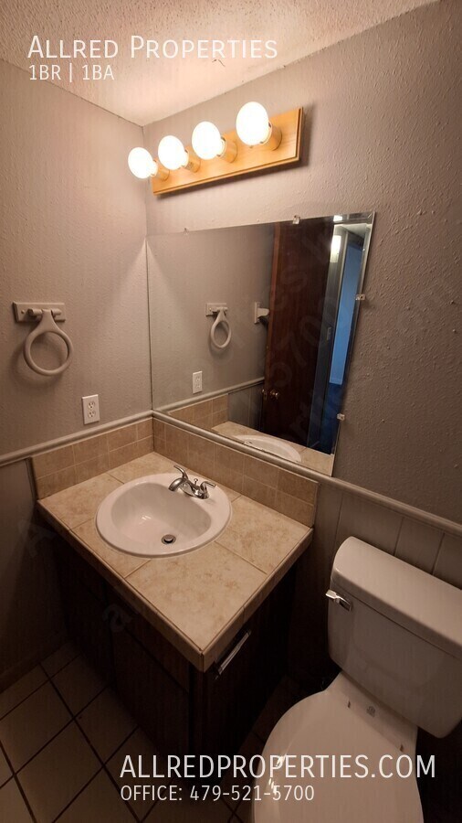 Foto del edificio - Great Location! 1 Bedroom 1 Bathroom Off M...